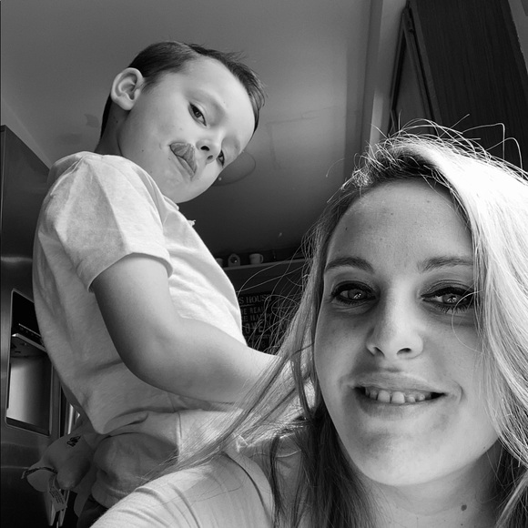 Meet your Posher, Britney - Picture 6 of 16